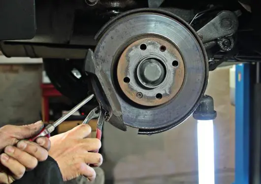 truck brakepad repair